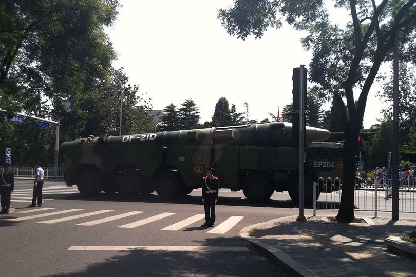 Tên lửa đạn đạo tầm trung chống tàu DF-21D. Ảnh: Russian Gazeta.