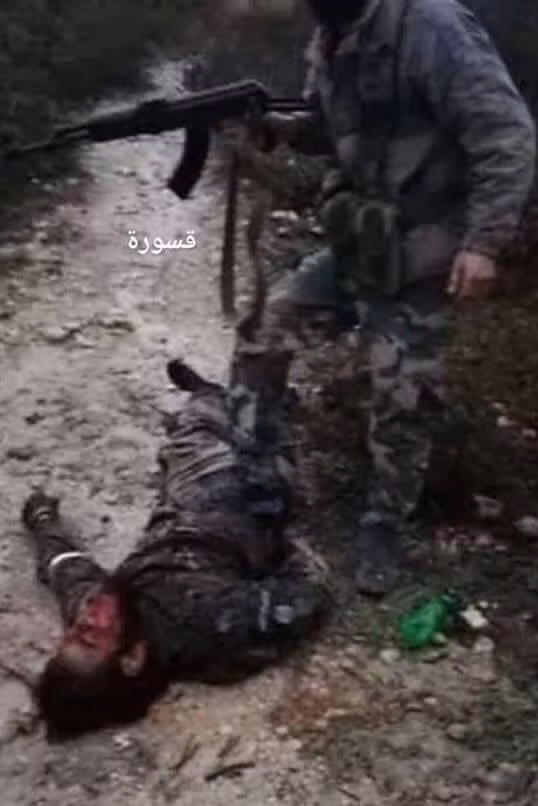 Những tay súng khủng bố người Chechnya bị tiêu diệt trên vùng nông thôn miền bắc Hama. Ảnh Al-Masdar News