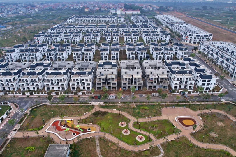 Toàn cảnh khu biệt thự, liền kề HUD Mê Linh có giá hàng chục tỷ đồng “bỏ không”