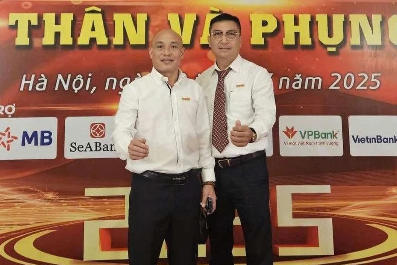 Hai nhà báo ra mắt ca khúc “Đại đoàn kết toàn dân”