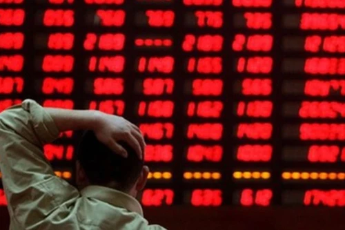 Nhà đầu tư hoảng loạn khi VN-Index “bay” 52 điểm