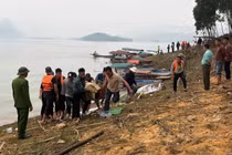 Thủ tướng yêu cầu điều tra làm rõ trách nhiệm vụ chìm tàu làm 6 người chết ở hồ Thác Bà