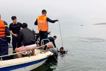 Tìm thấy 1 trong 6 người mất tích trong vụ lật tàu trên hồ Thác Bà