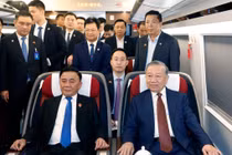 Tổng bí thư, Chủ tịch nước Tô Lâm đi tàu cao tốc từ Bắc Kinh tới Nam Ninh