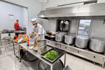 Sau vụ 300 tấn thịt lợn bẩn sẽ công khai toàn bộ đơn vị cung cấp thực phẩm cho trường học