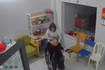 Cụ bà 90 tuổi ở Hà Nội bị giúp việc bạo hành, công an nói gì?