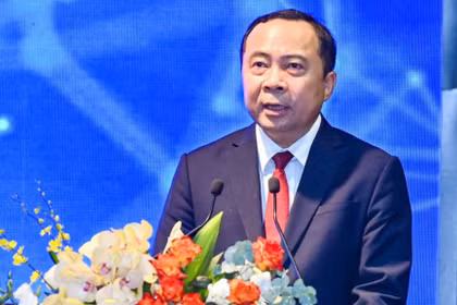 Bộ trưởng Vũ Hải Quân kêu gọi doanh nghiệp mạnh dạn đầu tư cho tri thức, cho công nghệ và cho con người Việt Nam.