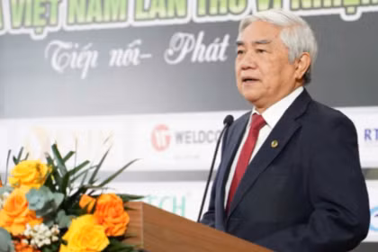 TS. Nguyễn Quân, Chủ tịch Hội Tự động hóa Việt Nam phát biểu tại Đại hội.