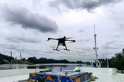 UAV của CT UAV đáp tự động không dừng trên tàu thủy đang chạy tốc độ cao.