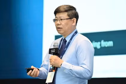 Ông Hoàng Hữu Hạnh cho rằng khi doanh nghiệp chuyển đổi từ thử nghiệm sang ứng dụng AI vào thực tiễn, yếu tố bảo mật và quản trị trở thành yếu tố then chốt. 
