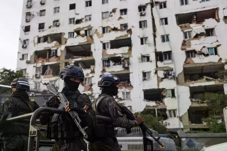 Vừa bị trục xuất khỏi Mỹ, hàng trăm người Venezuela mất tích trong động đất