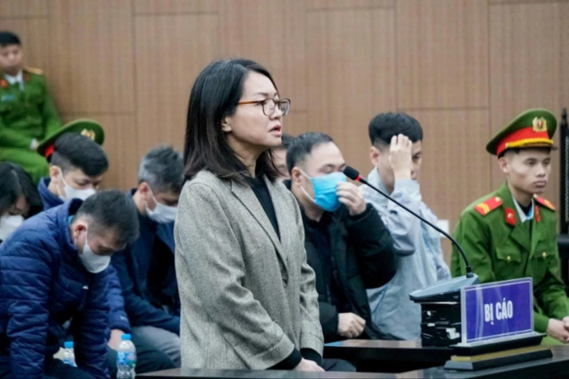  Doanh nghiệp khai mang tiền vào phòng cựu cục trưởng, hồ sơ ‘bị om’ được duyệt ngay