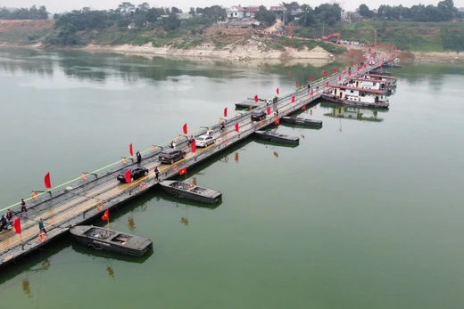 Thông xe cầu phao Đoan Hùng, ô tô dưới 7 chỗ được lưu thông