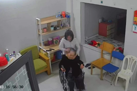 Cụ bà 90 tuổi ở Hà Nội bị giúp việc bạo hành, công an nói gì?