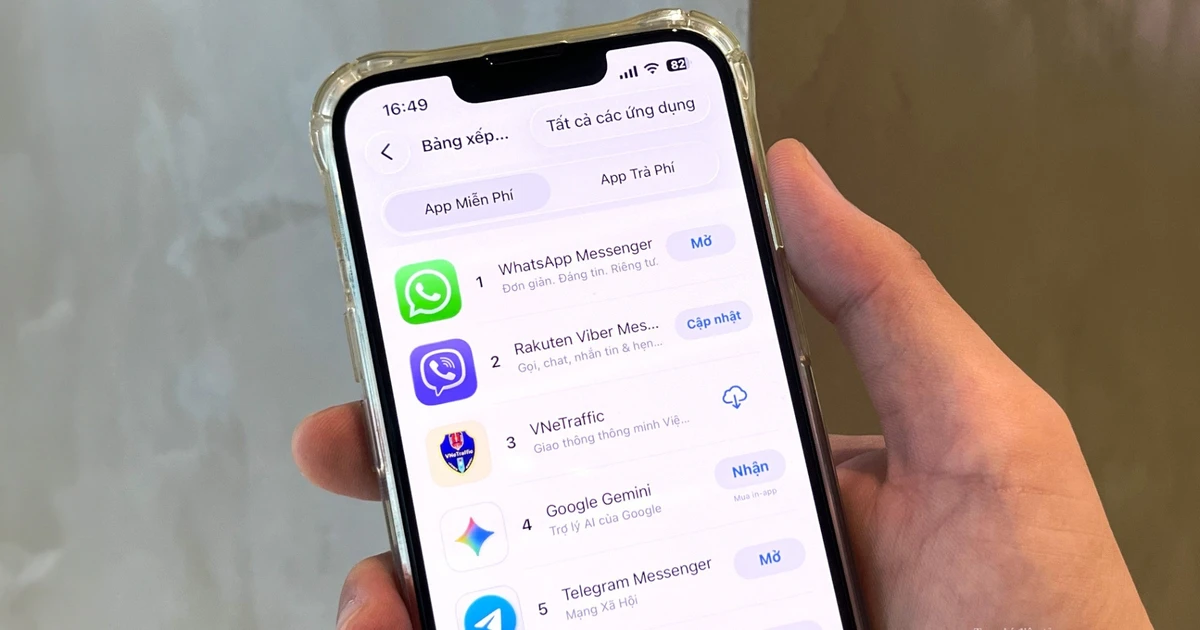 Zalo "giúp" WhatsApp và Viber vươn lên dẫn đầu tại Việt Nam