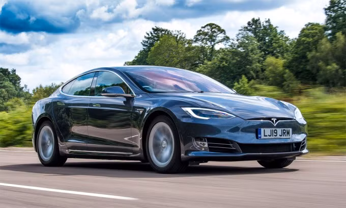 Xe Tesla EV.jpg