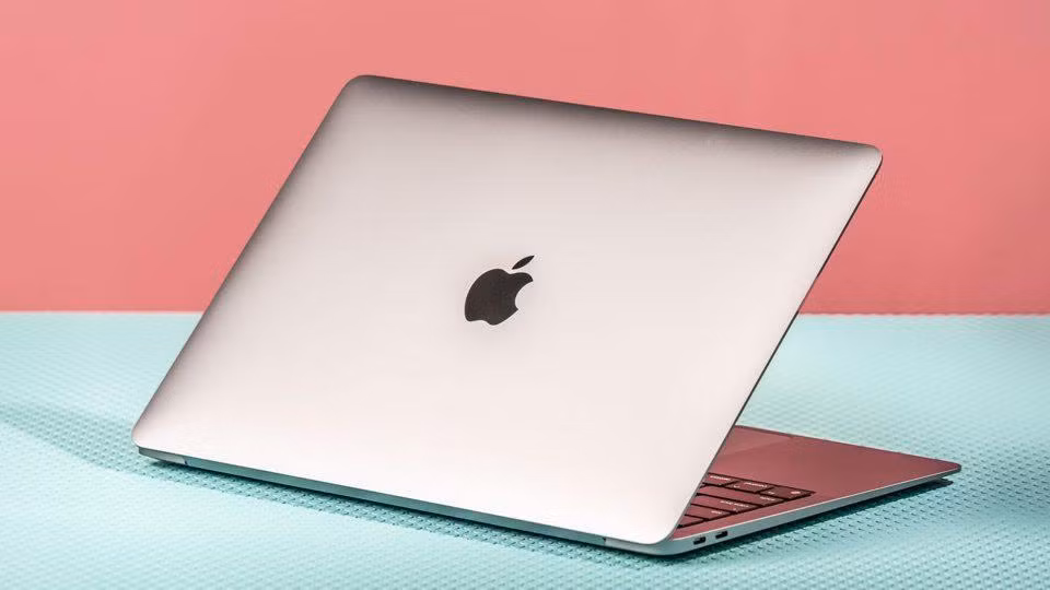 Bộ vi xử lý M1 tùy chỉnh của Apple tạo ra những thách thức với “gã khổng lồ” công nghệ Intel Bộ vi xử lý M1 tùy chỉnh của Apple tạo ra những thách thức với “gã khổng lồ” công nghệ Intel