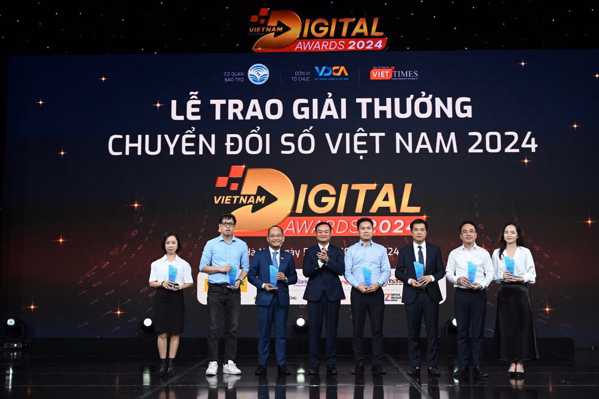 z5903113758640_d56e586af8c7f47b1cdadce3c439d459.jpg