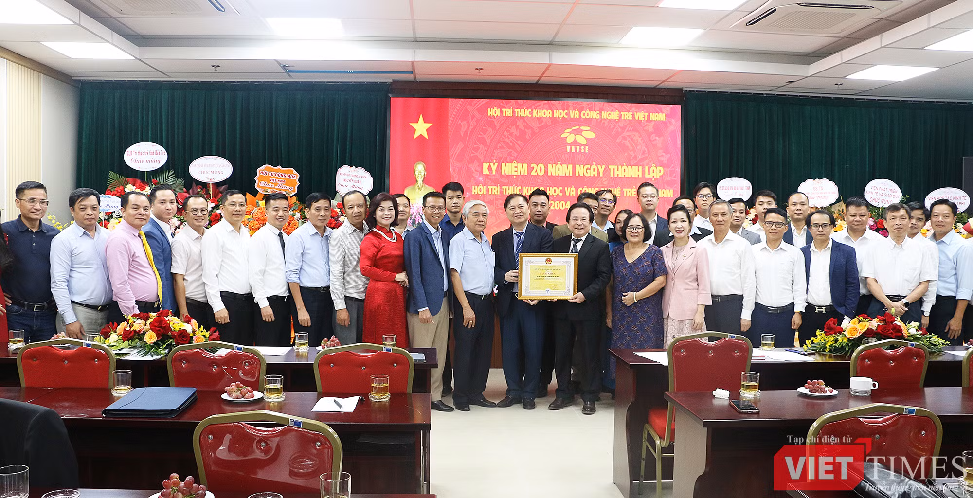 vt_VAYSE chup anh luu niem.jpg