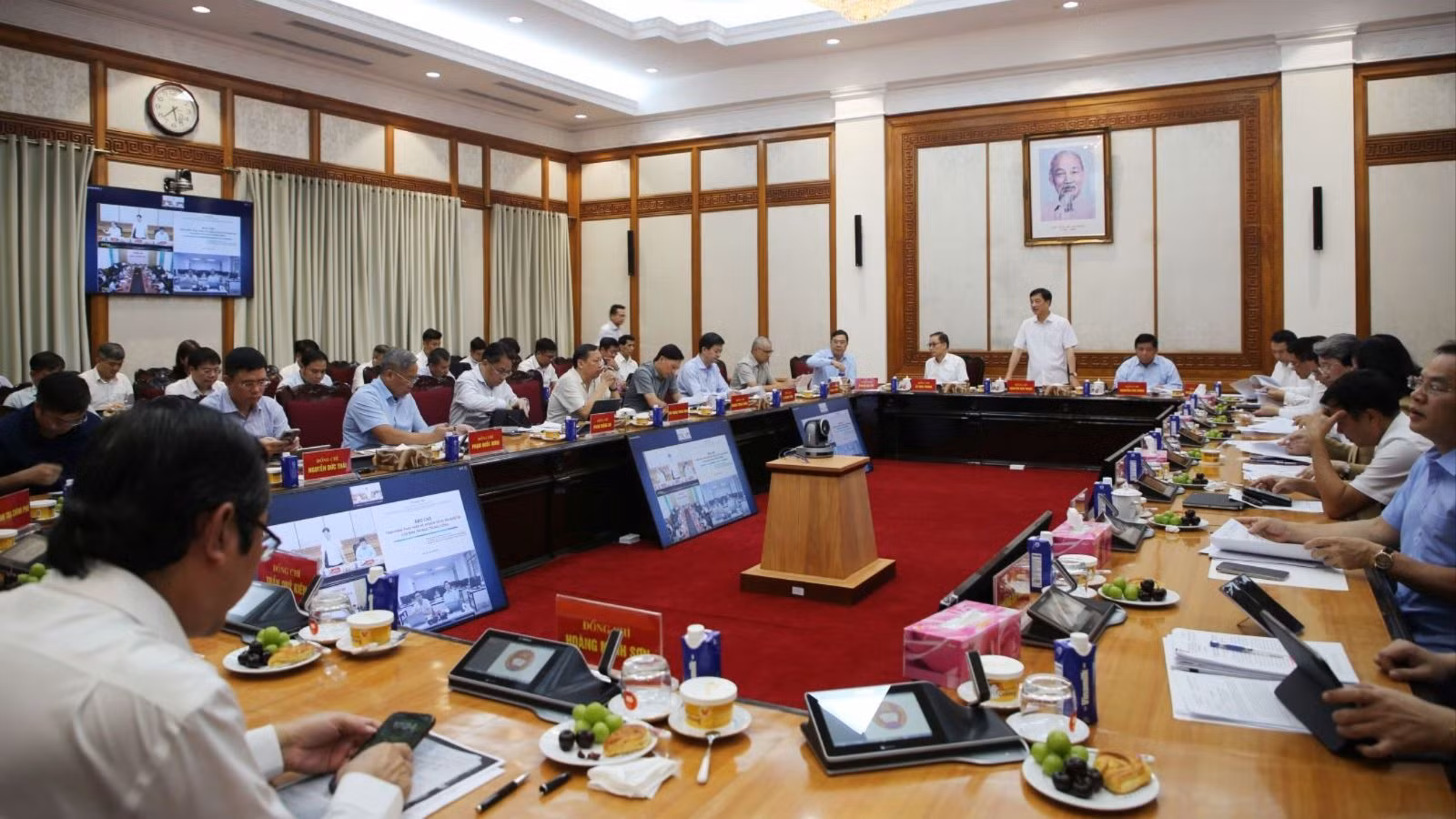 Cuộc họp của lãnh đạo Ban Chỉ đạo Trung ương về phát triển khoa học, công nghệ, đổi mới sáng tạo và chuyển đổi số diễn ra chiều tối 8/7. Ảnh: Cổng thông tin điện tử Đảng Cộng sản