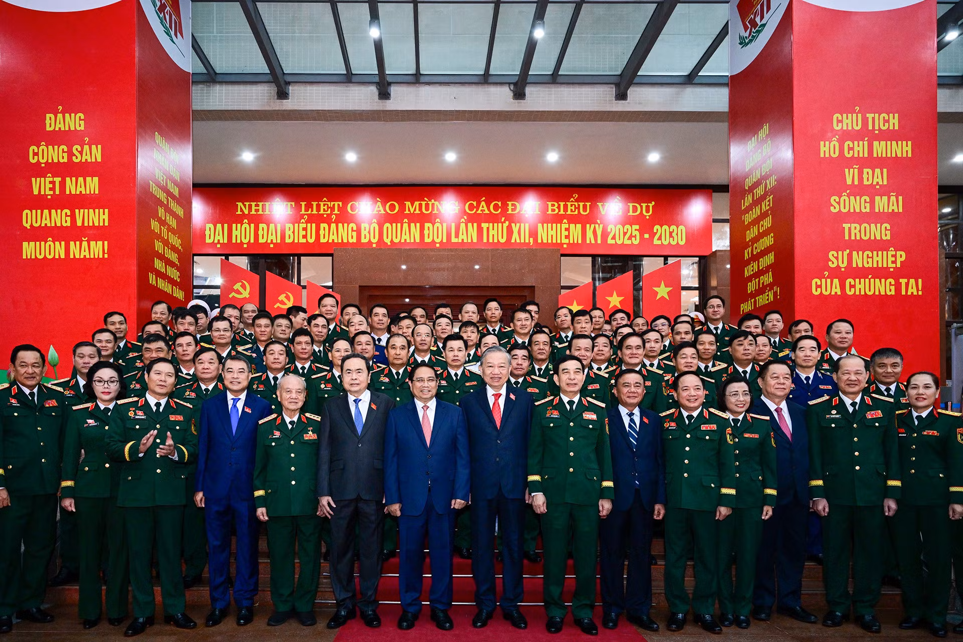 Tổng Bí thư Tô Lâm và lãnh đạo Đảng, Nhà nước, Quân ủy Trung ương, Bộ Quốc phòng dự đại hội