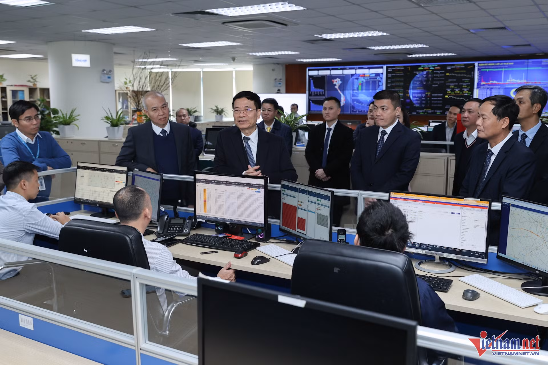 w-bo-truong-tham-don-vi-truc-tet-2025-4-83476.jpg