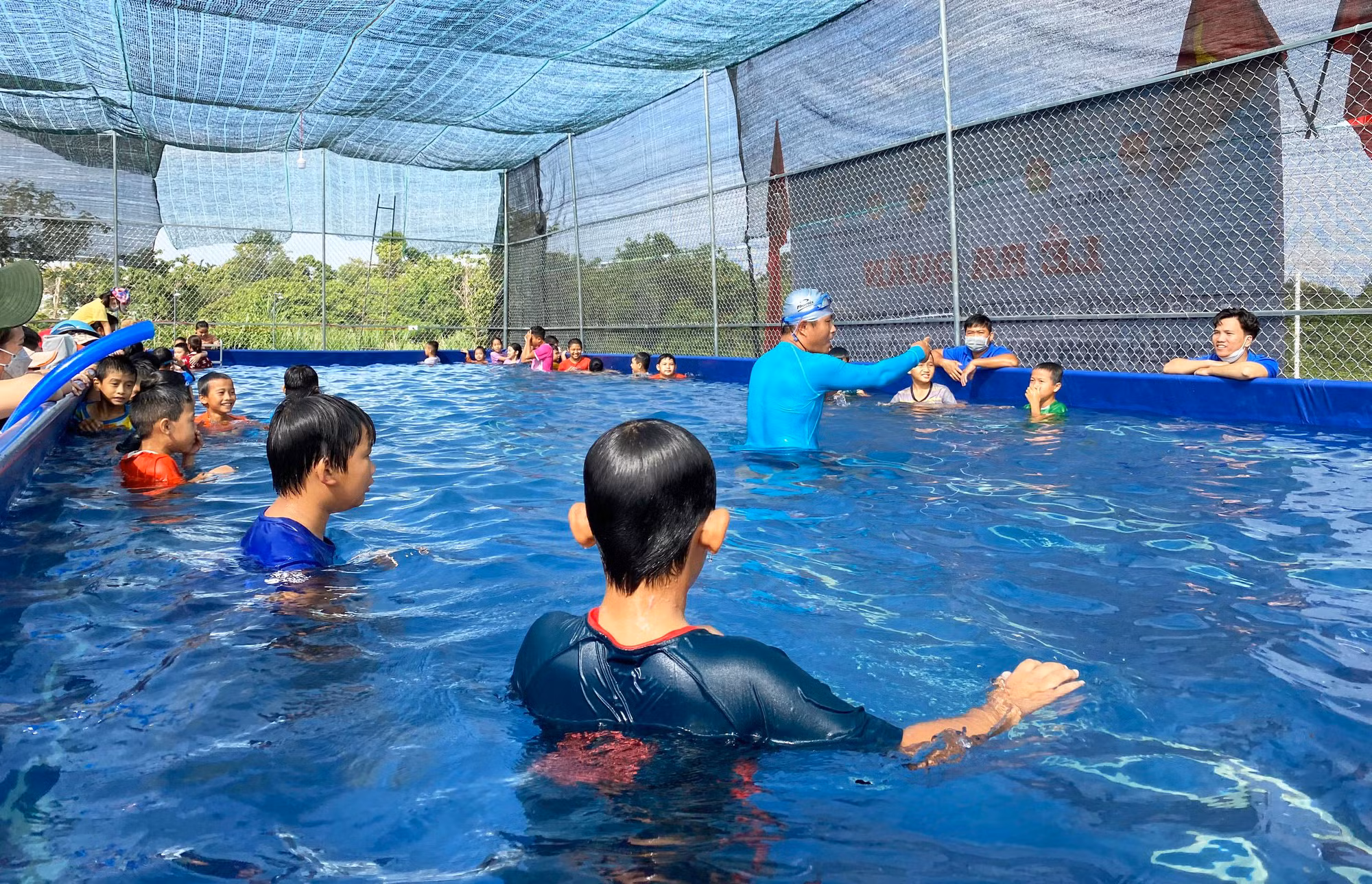 Ngày 10/06/2022, CLB "Vì đàn em thân yêu" khai giảng khóa dạy bơi tại xã vùng sâu Quảng Tín, huyện Cư Mgar Ngày 10/06/2022, CLB "Vì đàn em thân yêu" khai giảng khóa dạy bơi tại xã vùng sâu Quảng Tín, huyện Cư Mgar