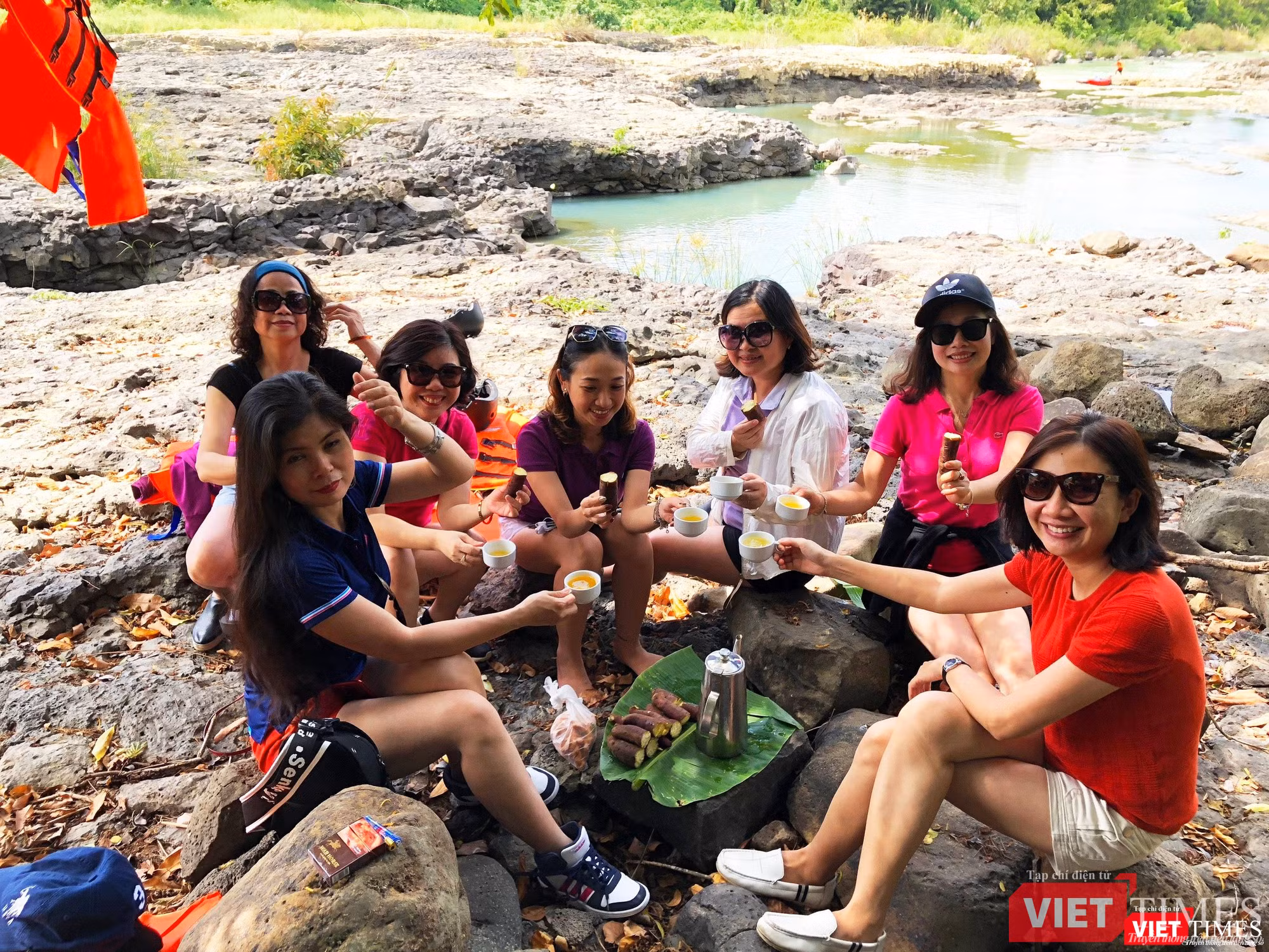 Tại đây, vào lúc này, khoai nướng chè xanh còn ngon hơn cả sơn hào hải vị