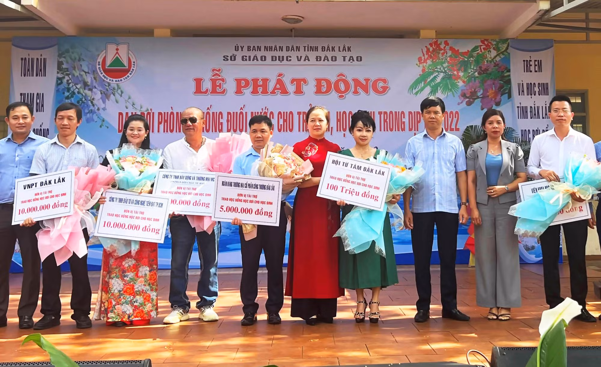 Hội Từ Tâm Đắk Lắk tài trợ đợt đầu 100 triệu đồng Hội Từ Tâm Đắk Lắk tài trợ đợt đầu 100 triệu đồng
