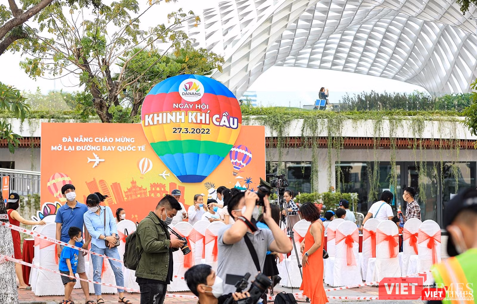 Thu hút sự quan tâmm của nhiều tay máy