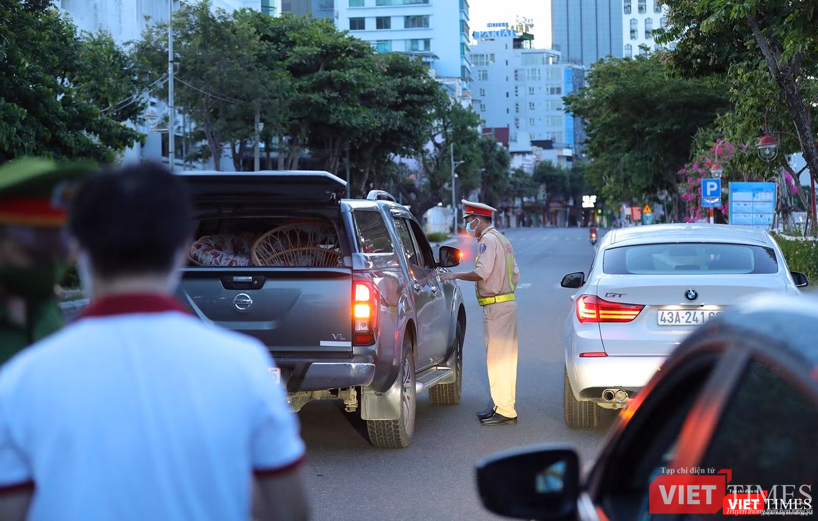 Kiểm tra xe ra vào nghiêm ngặt Kiểm tra xe ra vào nghiêm ngặt