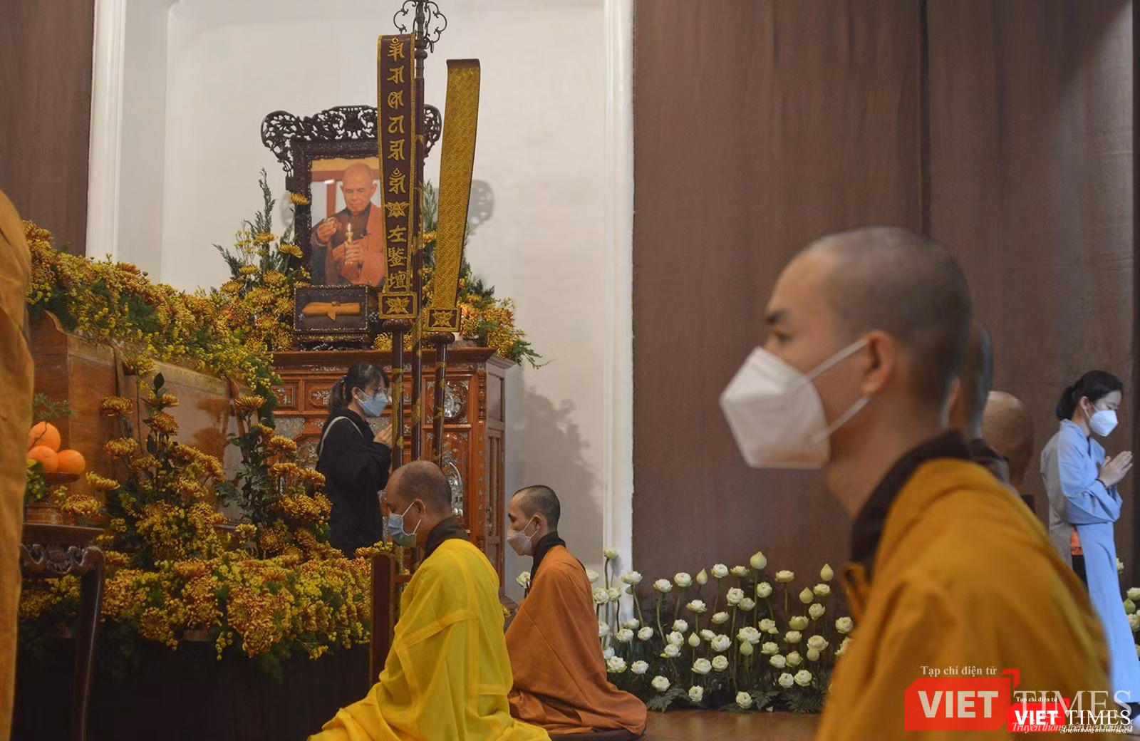 Không khí lễ tâm tang diễn ra nghiêm trang, thanh tịnh, nhẹ nhàng...