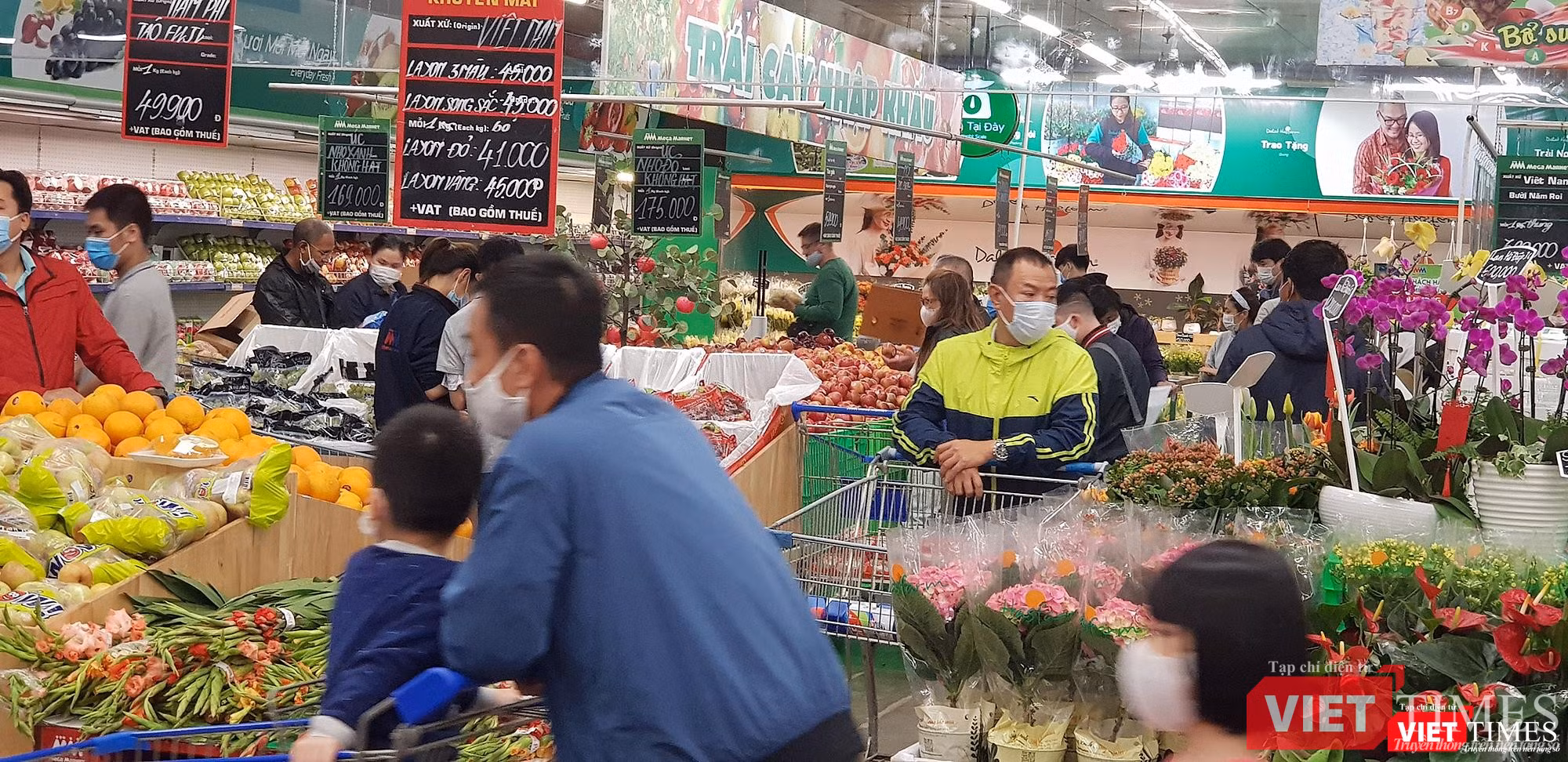 Mặc cho dịch bệnh vẫn đang đe dọa cuộc sống mỗi gia đình, sức mua dịp Tết vẫn ở mức khá