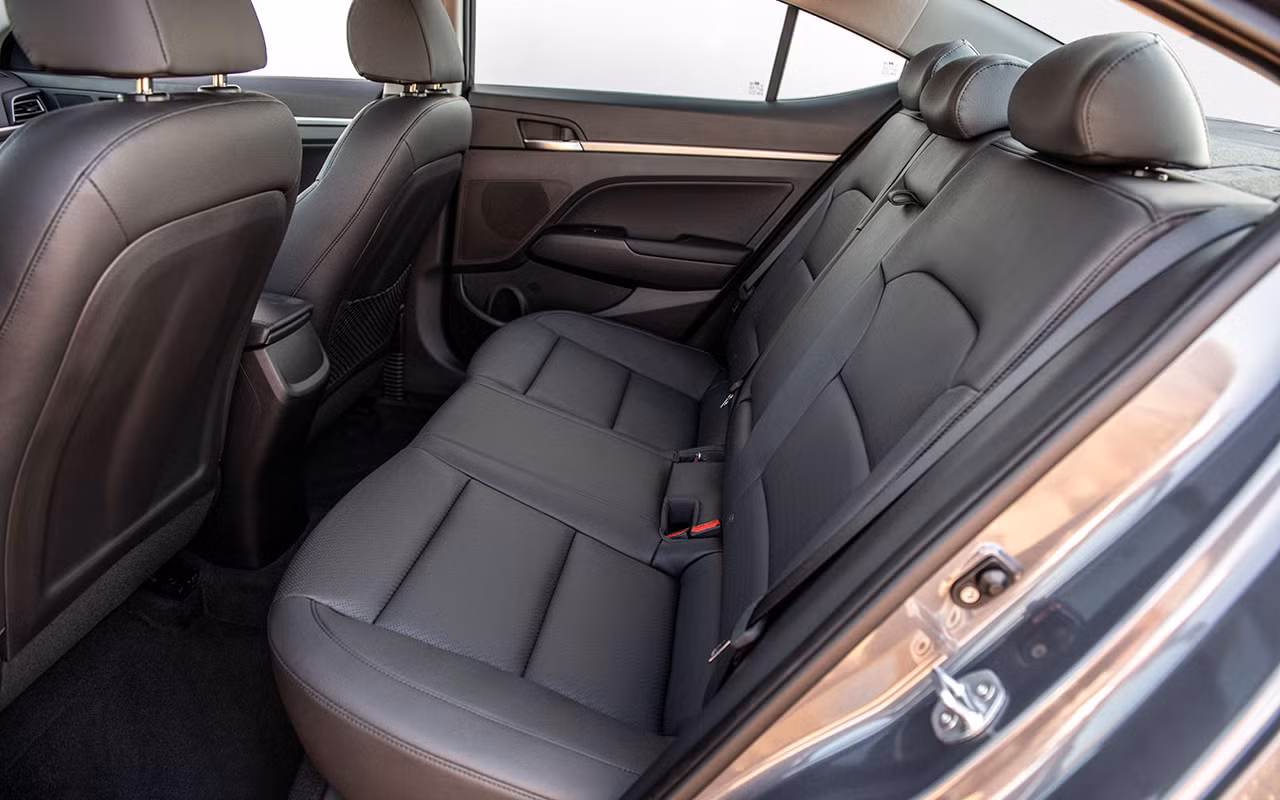 Hyundai Elantra 2019 khác với phiên bản cũ như thế nào? ảnh 27 Hyundai Elantra 2019 khác với phiên bản cũ như thế nào? ảnh 27