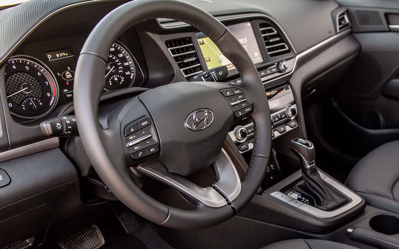 Hyundai Elantra 2019 khác với phiên bản cũ như thế nào? ảnh 23 Hyundai Elantra 2019 khác với phiên bản cũ như thế nào? ảnh 23