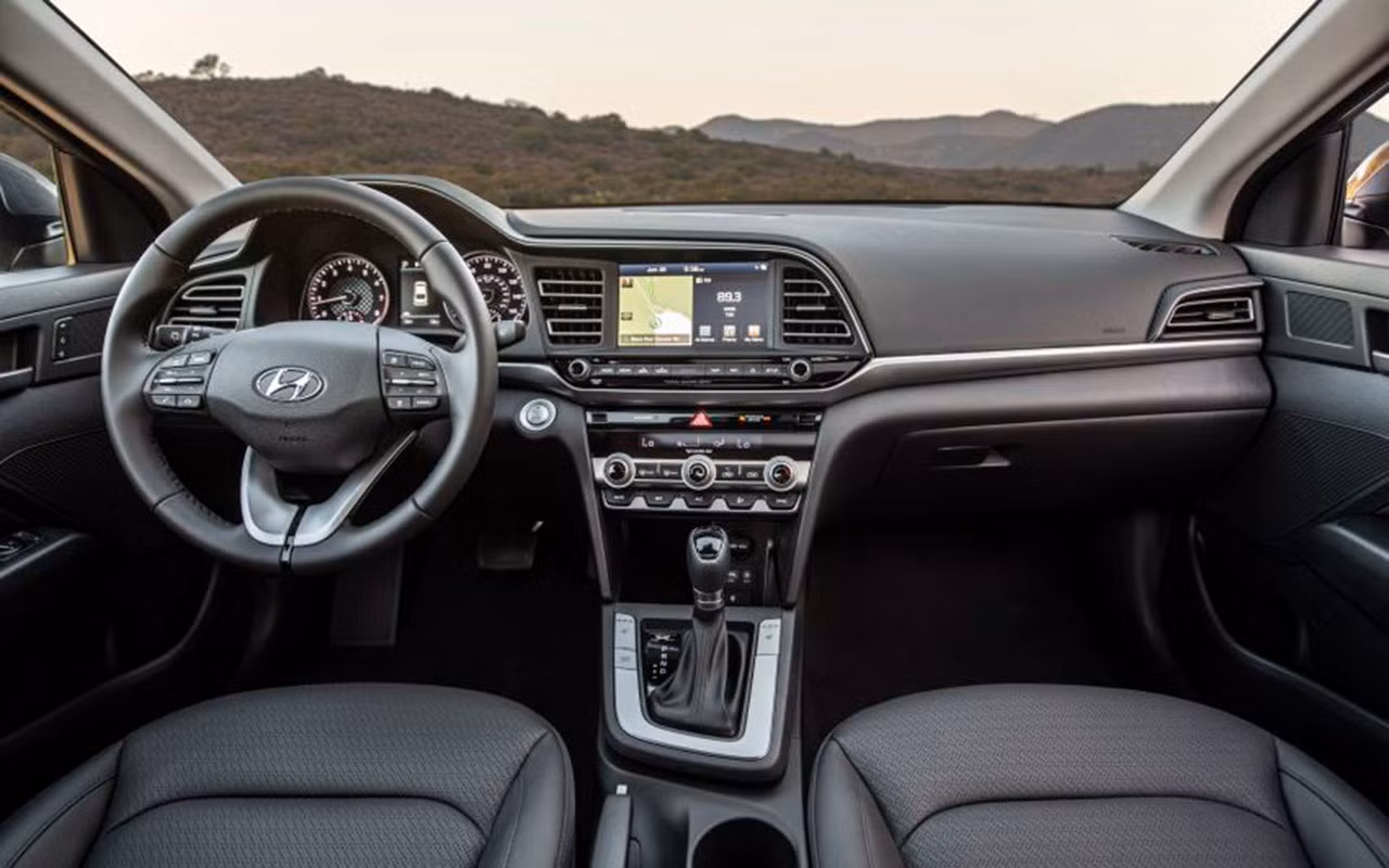 Hyundai Elantra 2019 khác với phiên bản cũ như thế nào? ảnh 15 Hyundai Elantra 2019 khác với phiên bản cũ như thế nào? ảnh 15