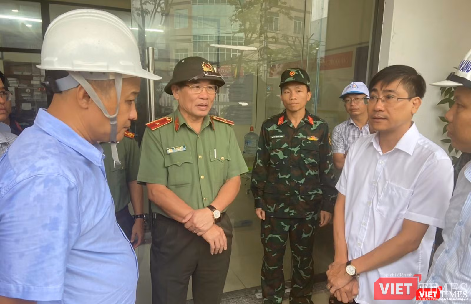 Lãnh đạo TP Đà Nẵng cùng Giám đốc Công an TP đi thị sát, đôn đốc công tác ứng phó với bão Noru