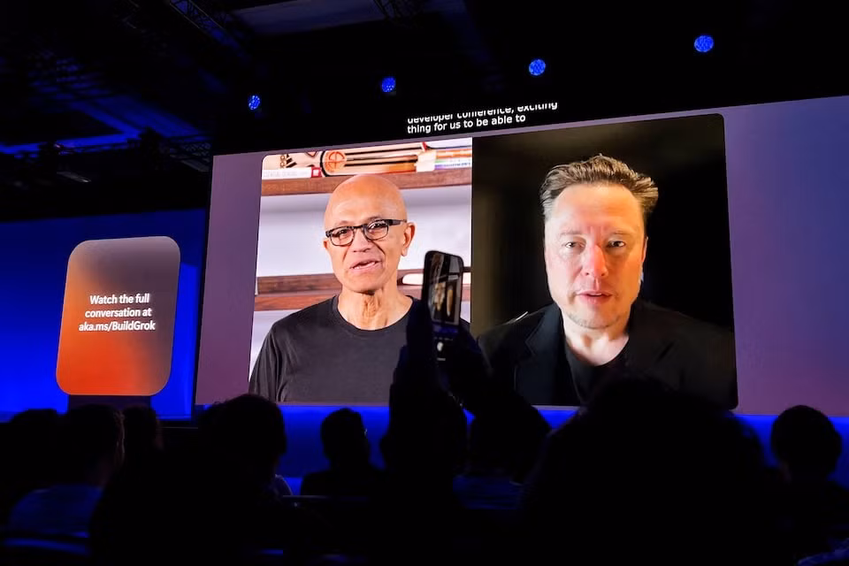 Nadella va Musk.jpg