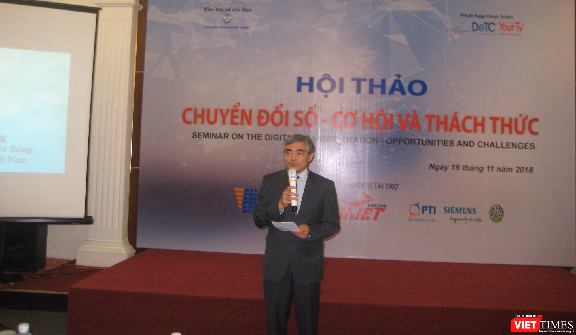 Chuyên đổi số: Cơ hội và Thách thức