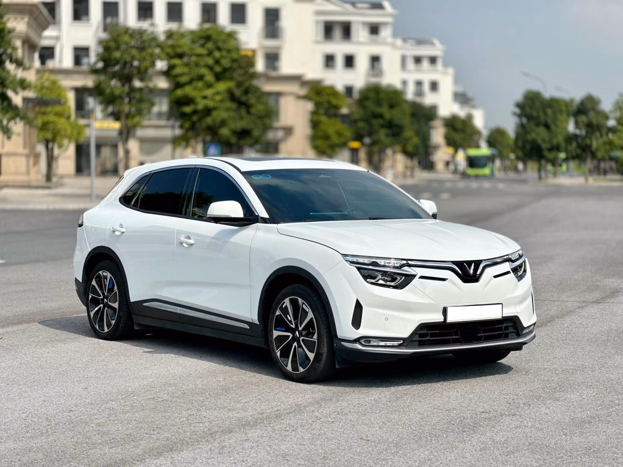 vinfast vf8 vn.jpg