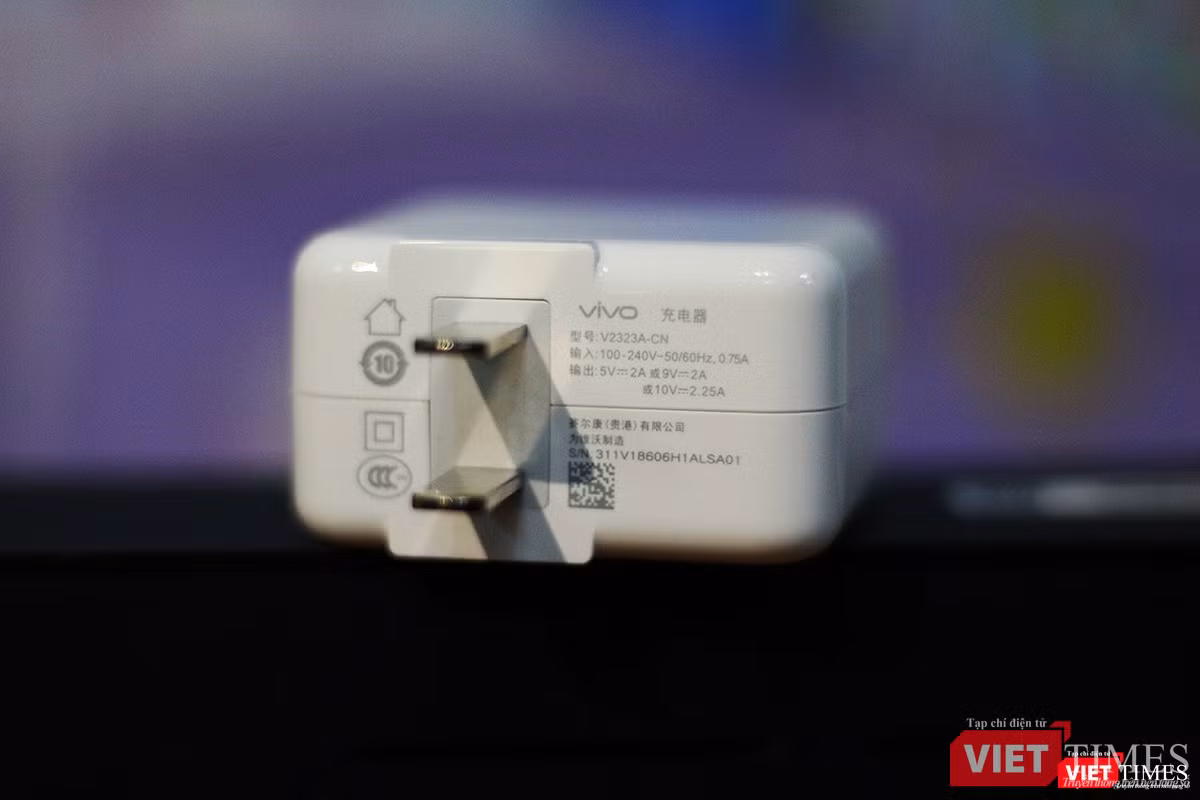 Củ sạc của Vivo Nex A là củ sạc nhanh.