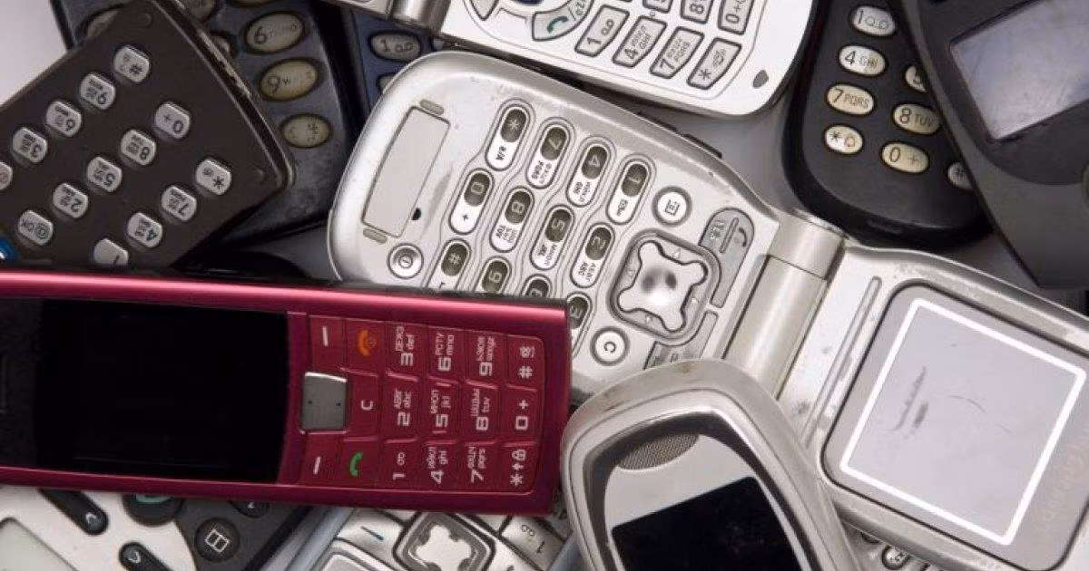 Các mẫu điện thoại 2G của Nokia, Ericsson và Motorola Các mẫu điện thoại 2G của Nokia, Ericsson và Motorola