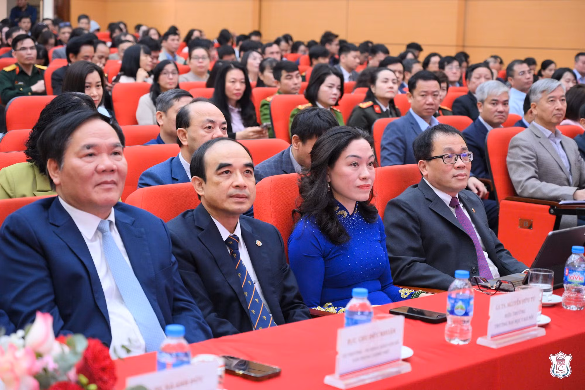 Đại biểua.jpg