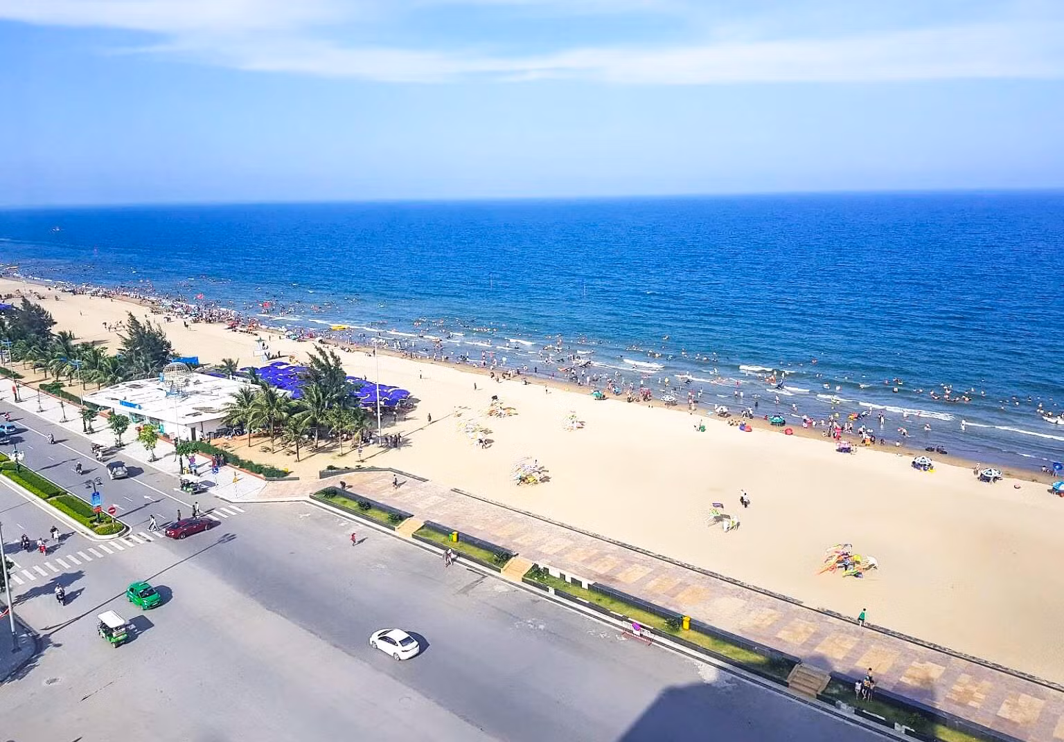 Bãi biển Sầm Sơn là địa điểm du lịch nổi tiếng Bãi biển Sầm Sơn là địa điểm du lịch nổi tiếng