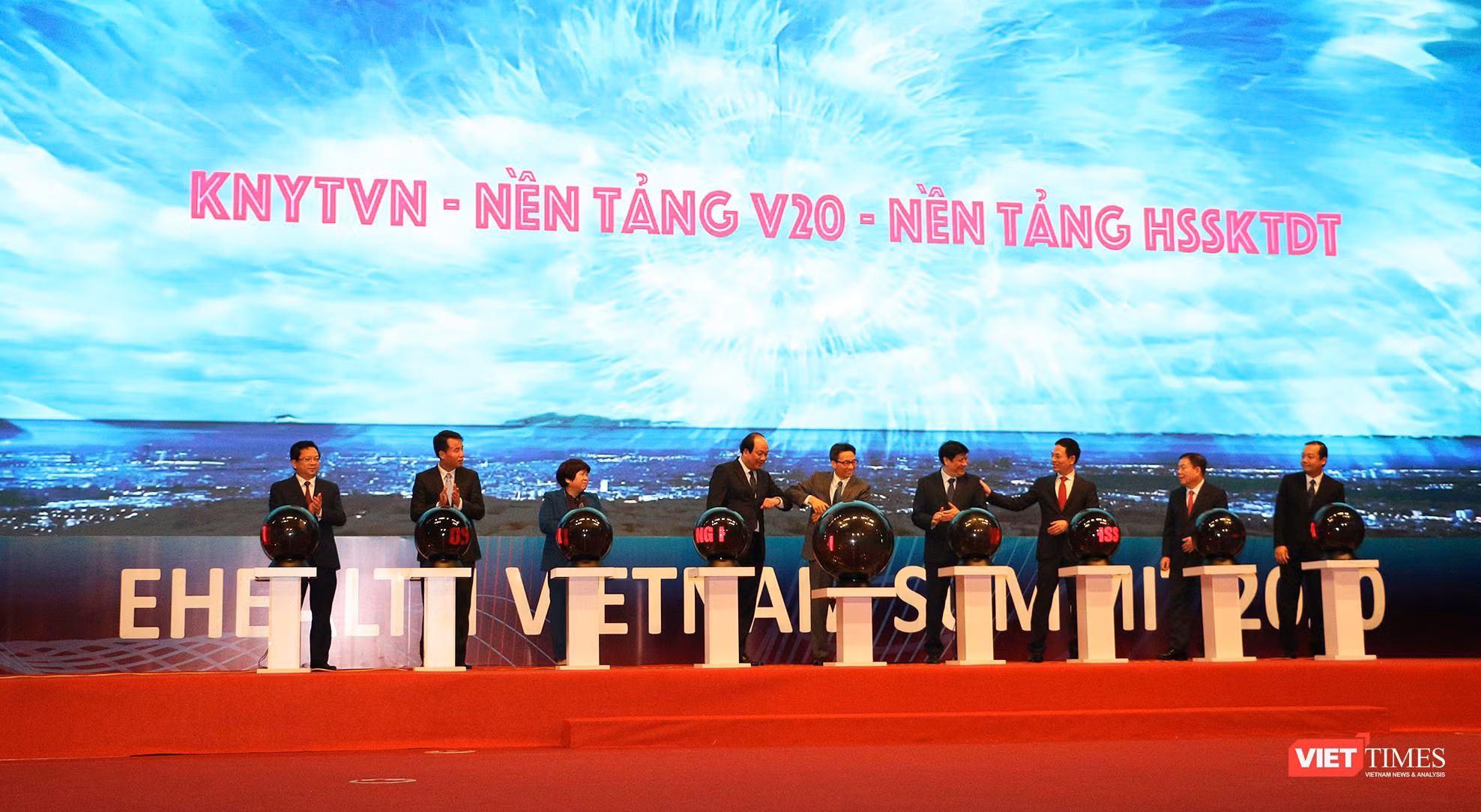 Khai trương 3 nền tảng y tế số Khai trương 3 nền tảng y tế số