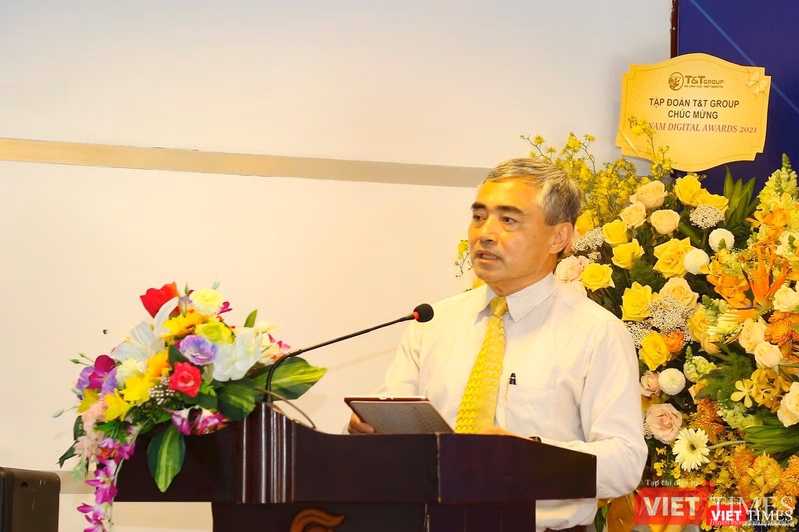 Ông Nguyễn Minh Hồng - Chủ tịch Hội truyền thông số, Trưởng Ban tổ chức Giải thưởng Chuyển đổi số Việt Nam năm 2021 phát biểu tại Họp báo