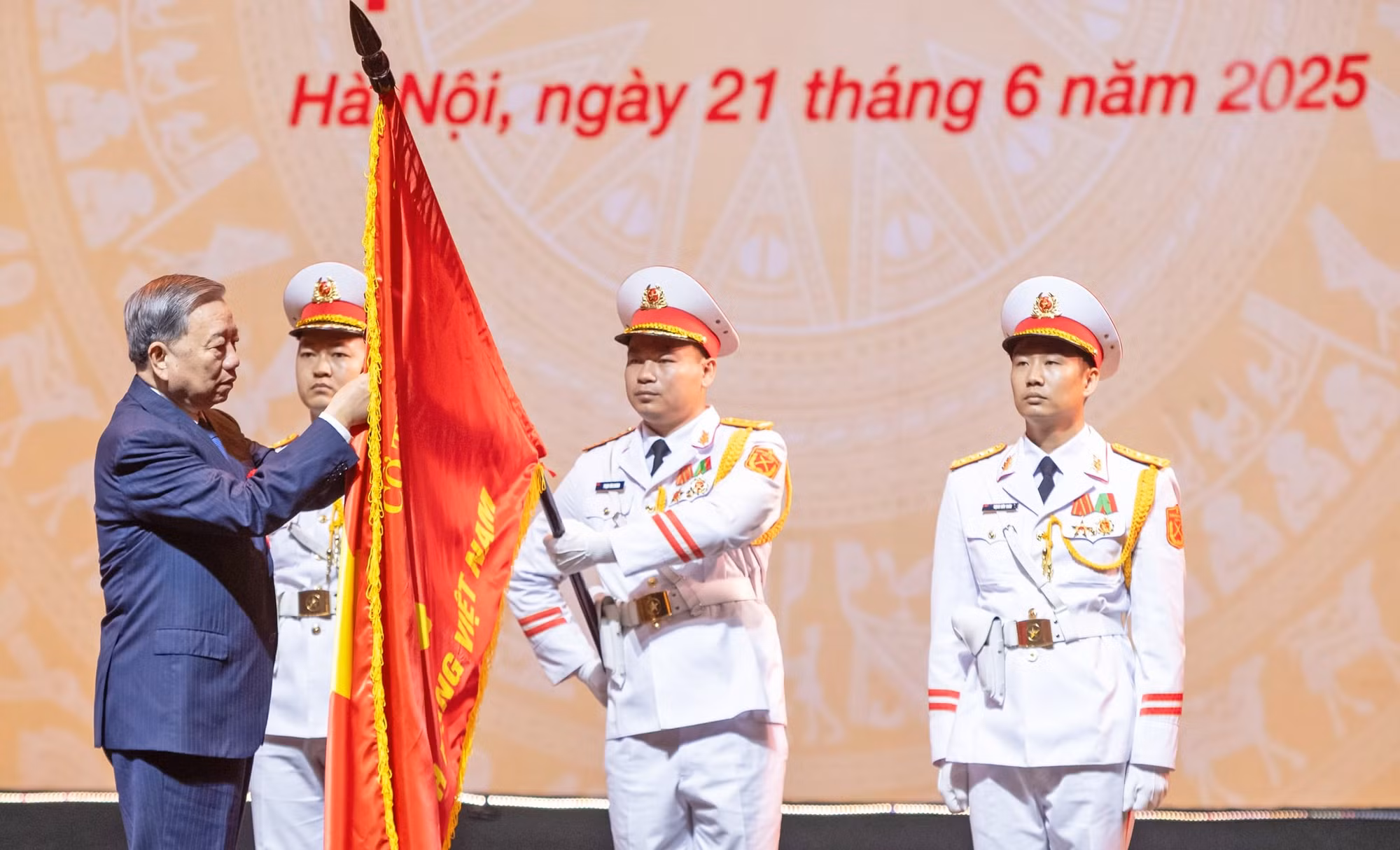 tong-bi-thu3.jpg