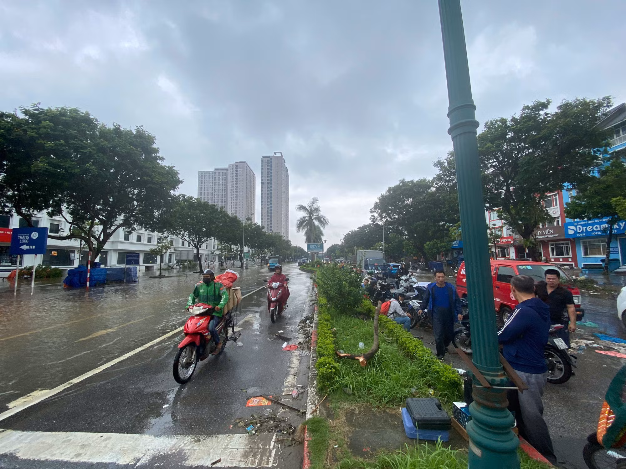 z5818625572958_573f6c1b73e3de7ff51453b6d42152a6.jpg
