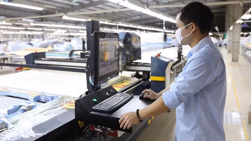 Theo Cục Thương mại điện tử và Kinh tế số (Bộ Công Thương), hơn 90% doanh nghiệp vừa, nhỏ và siêu nhỏ chưa nhận thức tầm quan trọng về chuyển đổi số và hơn 70% số doanh nghiệp chưa biết bắt đầu chuyển đổi số từ quy trình nào Theo Cục Thương mại điện tử và Kinh tế số (Bộ Công Thương), hơn 90% doanh nghiệp vừa, nhỏ và siêu nhỏ chưa nhận thức tầm quan trọng về chuyển đổi số và hơn 70% số doanh nghiệp chưa biết bắt đầu chuyển đổi số từ quy trình nào