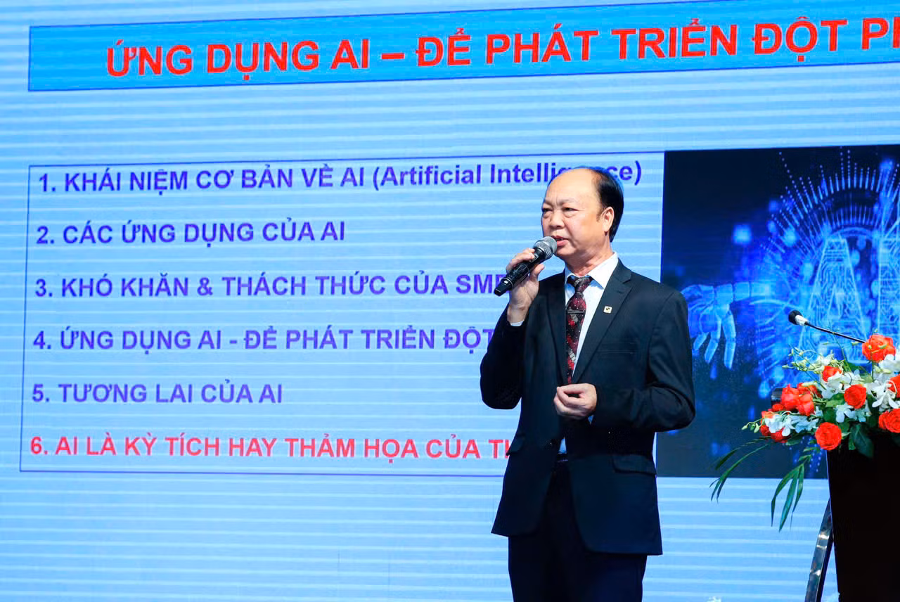 Thang 10.jpg